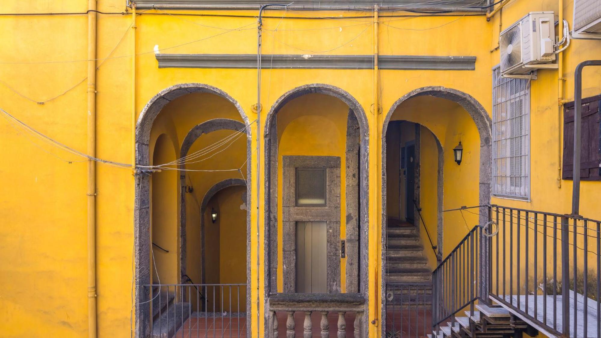 Palazzo Mormando - Modern Apartment Napoli Bagian luar foto