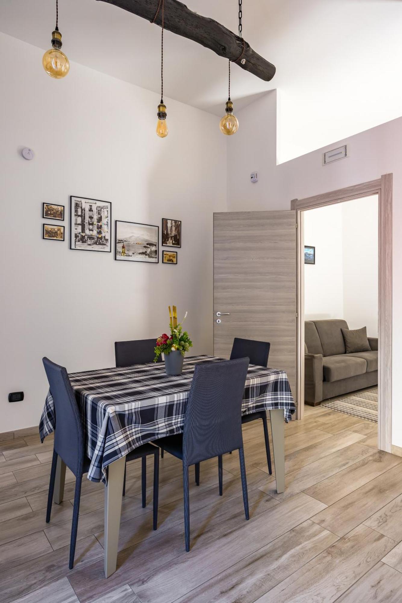 Palazzo Mormando - Modern Apartment Napoli Bagian luar foto