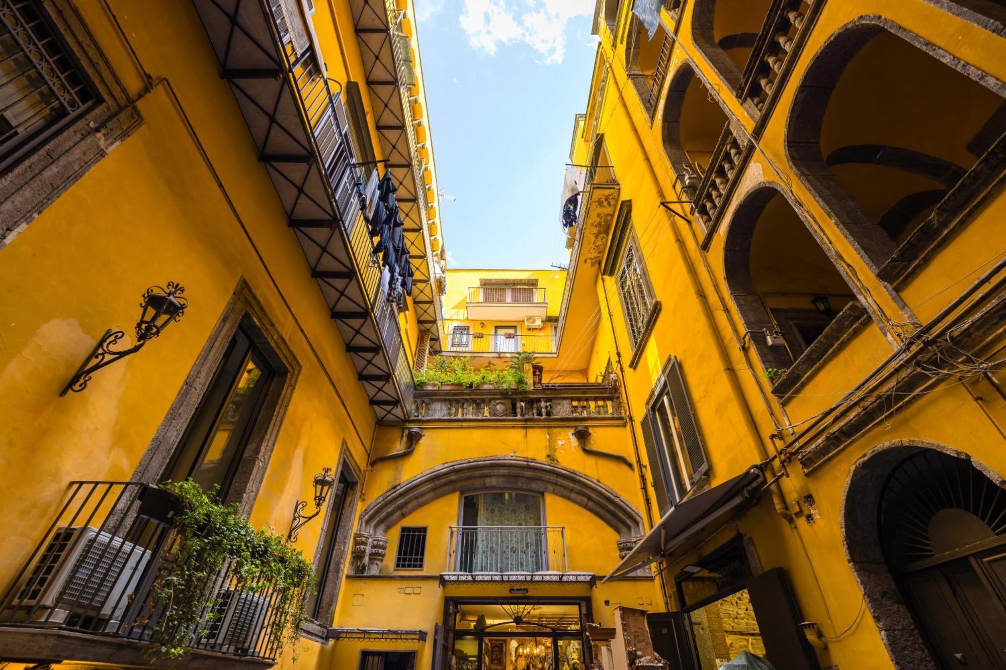 Palazzo Mormando - Modern Apartment Napoli Bagian luar foto