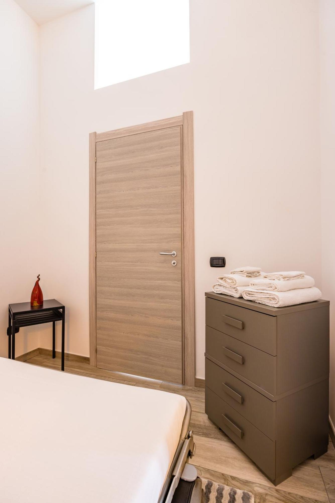 Palazzo Mormando - Modern Apartment Napoli Bagian luar foto