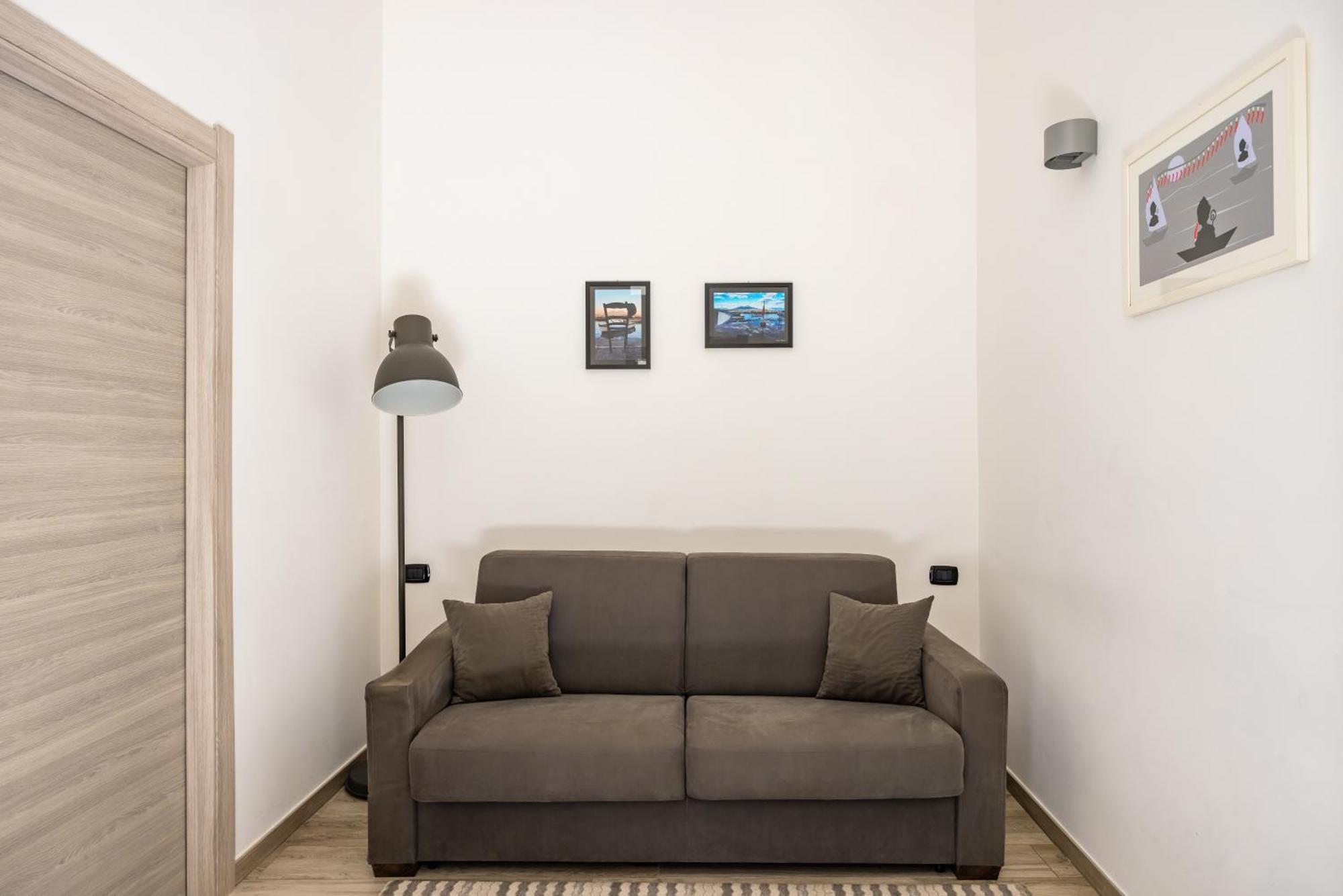 Palazzo Mormando - Modern Apartment Napoli Bagian luar foto