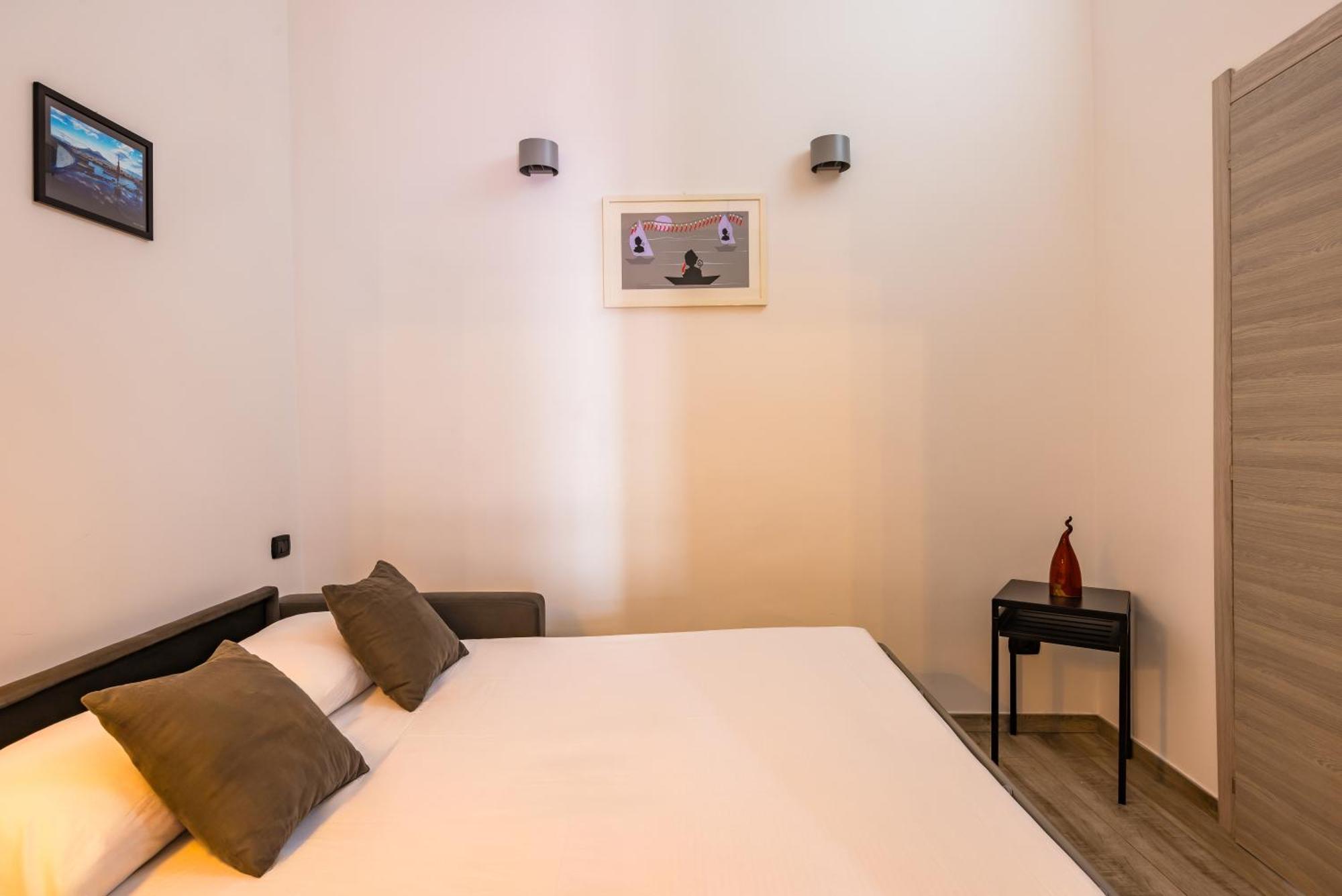 Palazzo Mormando - Modern Apartment Napoli Bagian luar foto
