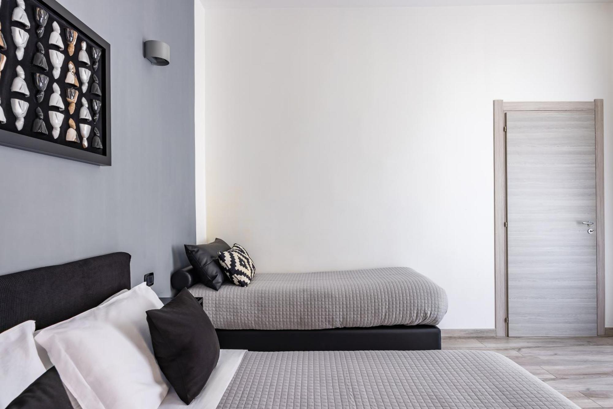Palazzo Mormando - Modern Apartment Napoli Bagian luar foto